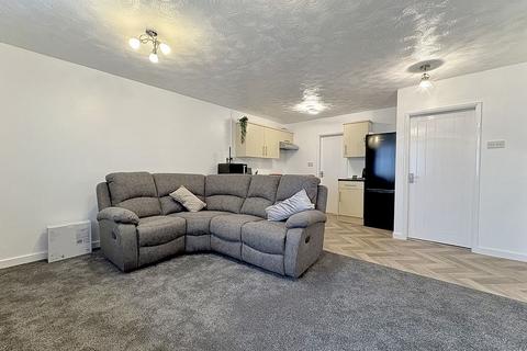 1 bedroom flat for sale, Sutton Court, ETTINGSHALL PARK, WV4 6QW