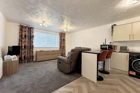 1 bedroom flat for sale, Sutton Court, ETTINGSHALL PARK, WV4 6QW