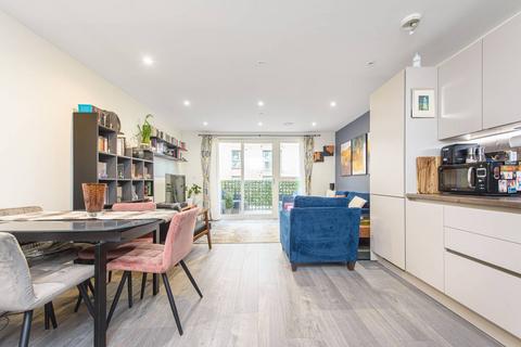 2 bedroom flat to rent, Moorhen Drive, Hendon, London, NW9