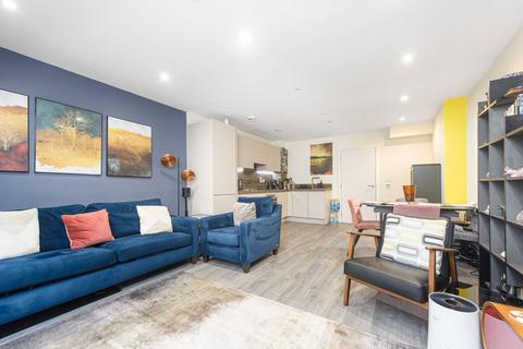 2 bedroom flat to rent, Moorhen Drive, Hendon, London, NW9