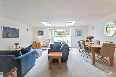 3 bedroom end of terrace house for sale, CHURSTON ROAD CHURSTON FERRERS BRIXHAM
