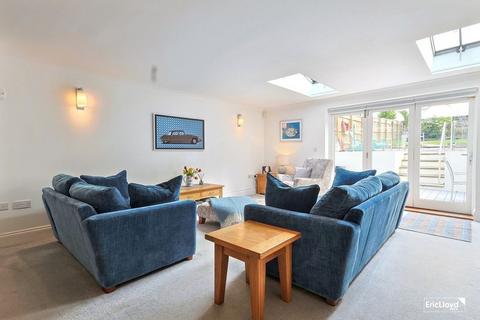3 bedroom end of terrace house for sale, CHURSTON ROAD CHURSTON FERRERS BRIXHAM
