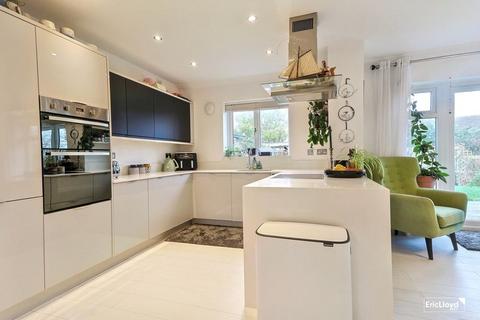 4 bedroom detached house for sale, VIGILANCE AVENUE BRIXHAM