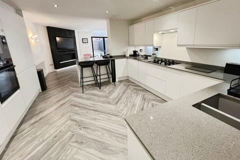 3 bedroom semi-detached house for sale, Alexandra Road, Kearsley