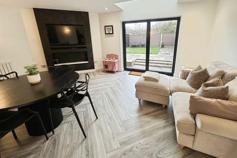 3 bedroom semi-detached house for sale, Alexandra Road, Kearsley
