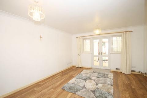 undefined, Costons Lane, Greenford