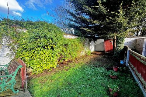 undefined, Costons Lane, Greenford