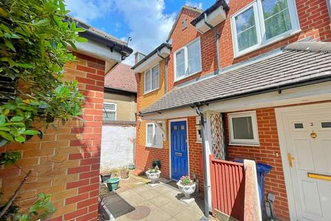 Costons Lane, Greenford
