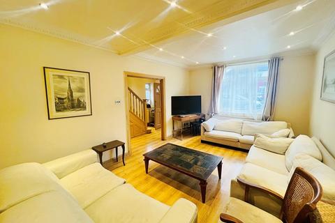 undefined, Long Drive, Greenford