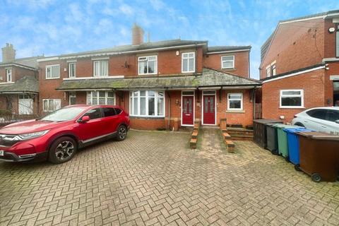 4 bedroom semi-detached house for sale, Manchester Road, Bury