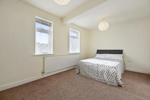 4 bedroom semi-detached house for sale, High Worple, Rayners Lane