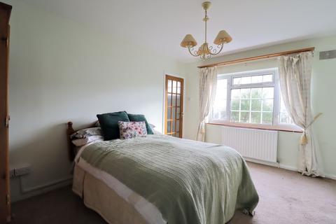 4 bedroom semi-detached house for sale, Manor Road, Fenny Stratford Bletchley