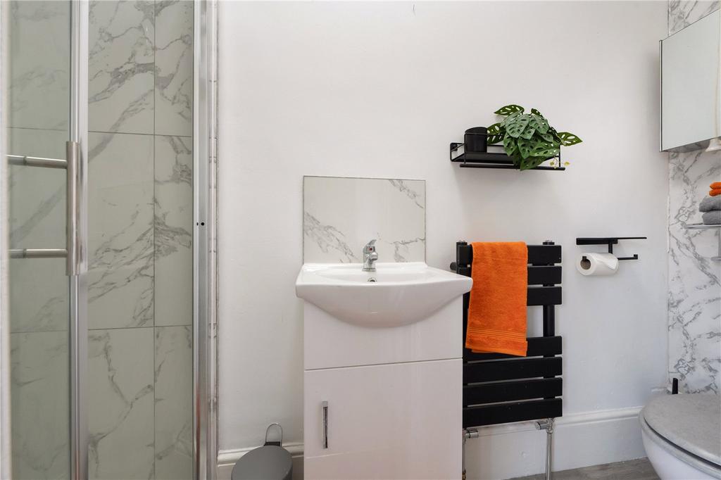 Bedroom 3 Ensuite