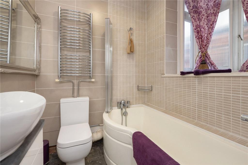 Bedroom 2 Ensuite
