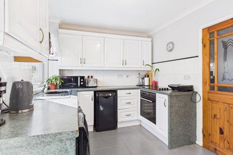 undefined, Pengeron Avenue, Camborne - Beautifully presented