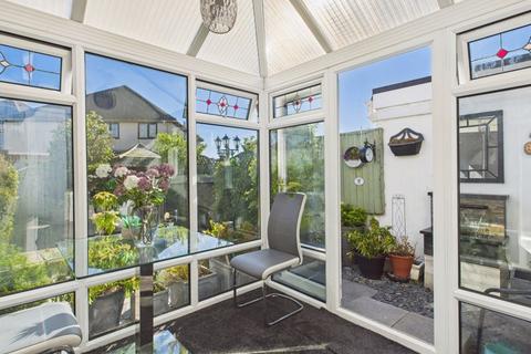 undefined, Pengeron Avenue, Camborne - Beautifully presented