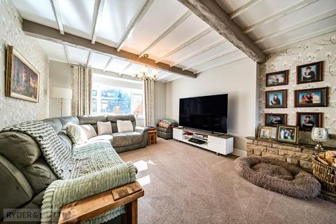 4 bedroom end of terrace house for sale, Marple Road, Chisworth, Glossop, Derbyshire, SK13