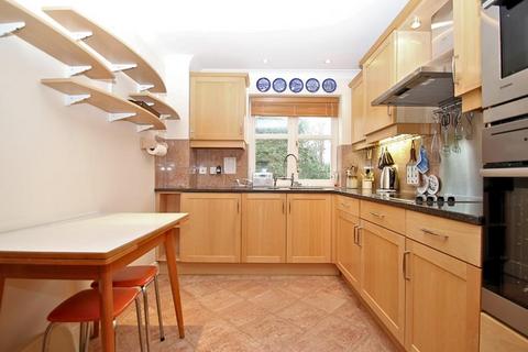 undefined, St. Johns Hill Road, Woking