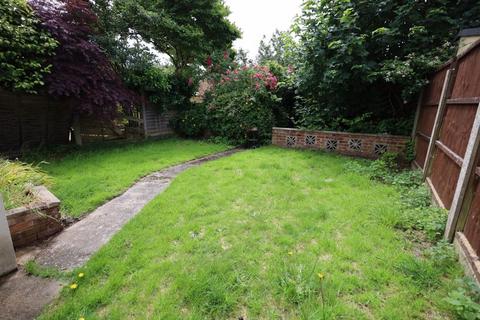 5 bedroom detached house to rent, Parker Road, Bournemouth BH9