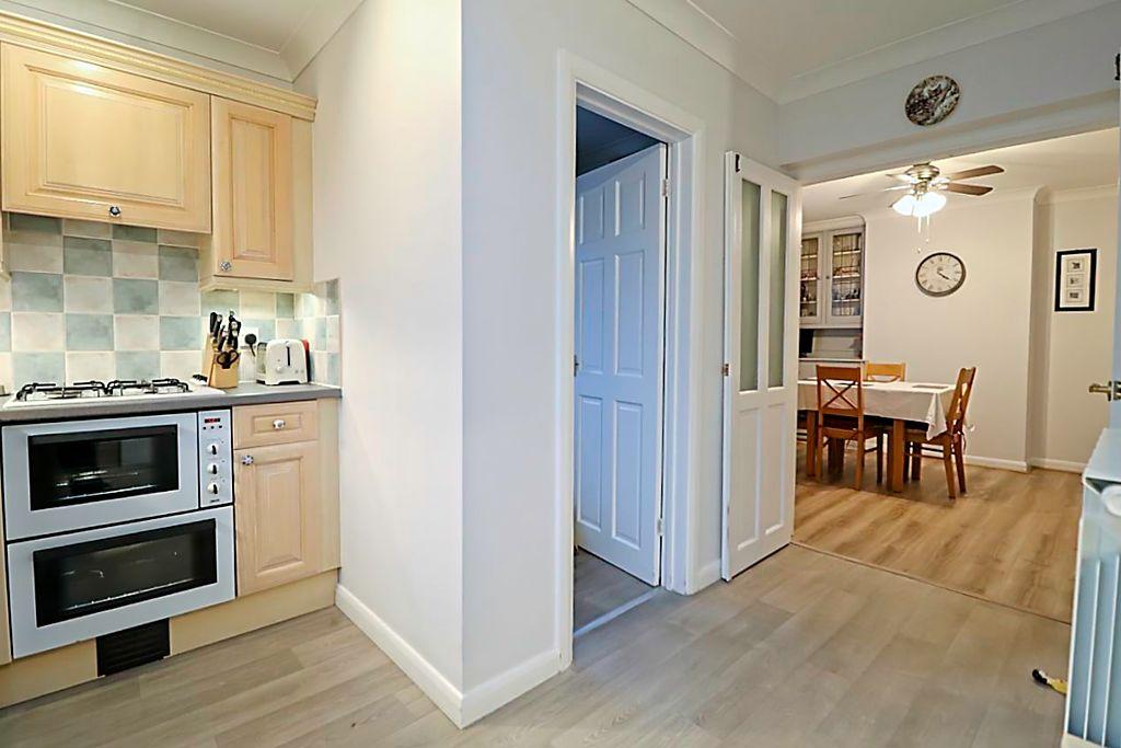 Kitchen / Utility