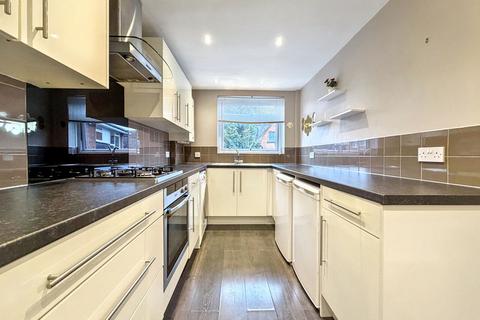 2 bedroom apartment to rent, 2 Parklands, Surbiton