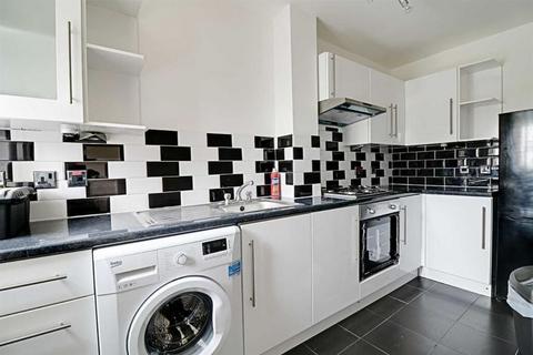 2 bedroom terraced house to rent, Signal Grove, Walsall WS3