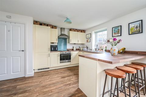 4 bedroom detached house for sale, Viney Close, Hampshire RG27