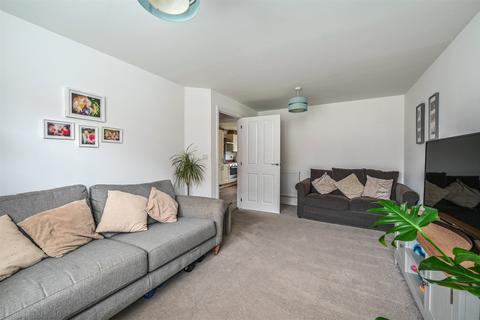 4 bedroom detached house for sale, Viney Close, Hampshire RG27