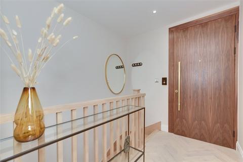 2 bedroom flat to rent, Gloucester Place, Brighton BN1