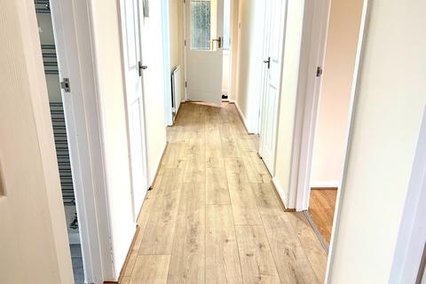 2 bedroom maisonette to rent, CHANDLERS FORD, SO53