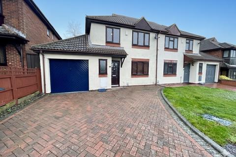 undefined, Charndon Close, Luton, Bedfordshire, LU3 4DU