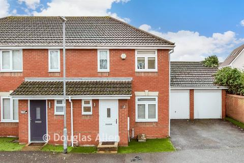 2 bedroom end of terrace house for sale, Burrows Chase, Waltham Abbey EN9