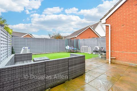 2 bedroom end of terrace house for sale, Burrows Chase, Waltham Abbey EN9