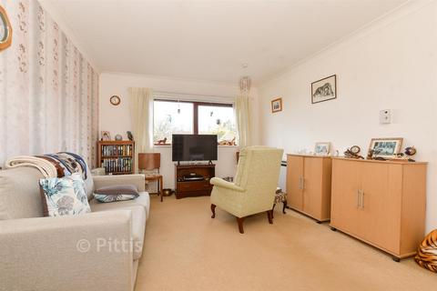 1 bedroom flat for sale, The Lawns, Newport PO30