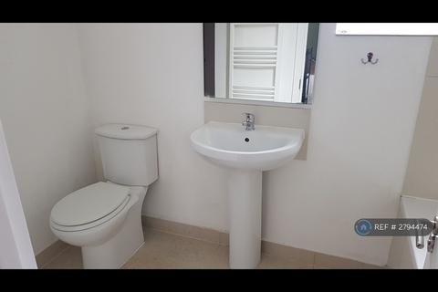 1 bedroom flat to rent, St. Anselms Road, Hayes, UB3