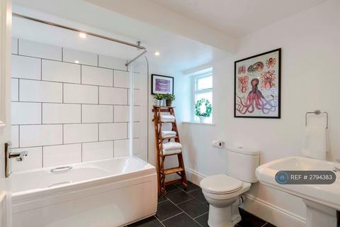 2 bedroom flat to rent, St. Augustines Road, London, NW1