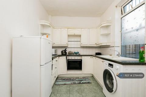 2 bedroom terraced house to rent, Nickleby Road, Leeds, LS9