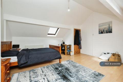 2 bedroom terraced house to rent, Nickleby Road, Leeds, LS9