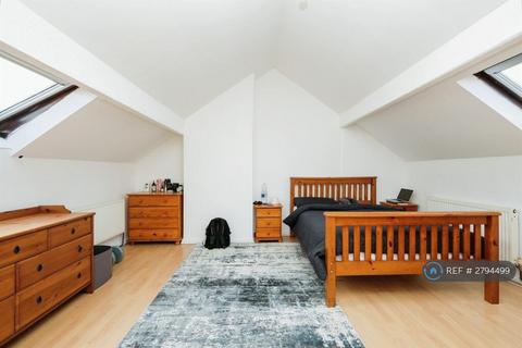 2 bedroom terraced house to rent, Nickleby Road, Leeds, LS9