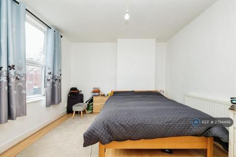 2 bedroom terraced house to rent, Nickleby Road, Leeds, LS9