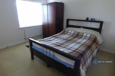 undefined, Rosneath Close, Wolverhampton, WV4