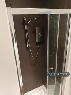 Studio to rent, Berrymead Gardens, London, W3