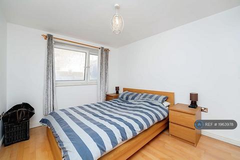 1 bedroom flat to rent, Rosemoor House, London, W13