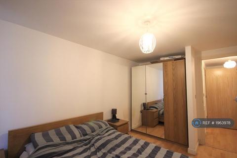 1 bedroom flat to rent, Rosemoor House, London, W13