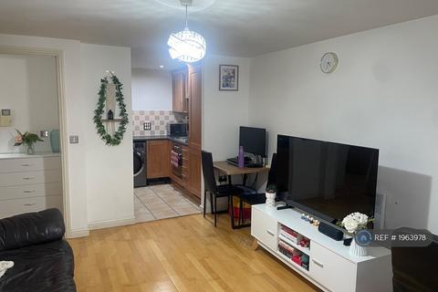 1 bedroom flat to rent, Rosemoor House - West Ealing, London, W13
