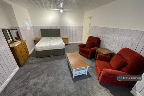 1 bedroom flat to rent, Range Road, Manchester, M16