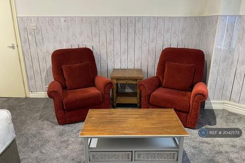 1 bedroom flat to rent, Range Road, Manchester, M16