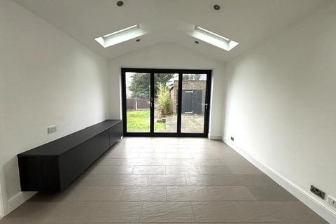 5 bedroom detached house for sale, Old Bedford Road Area, Luton LU2