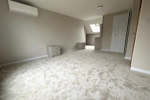5 bedroom detached house for sale, Old Bedford Road Area, Luton LU2