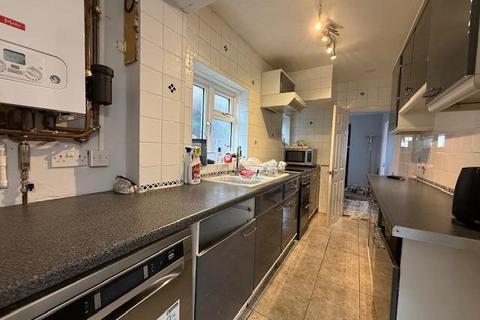 3 bedroom semi-detached house to rent, Marvel Avenue, Hayes, UB4 0QS